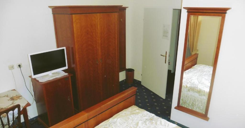 Zimmervermietung Fischer-Vroni-Am-See Gmunden Bagian luar foto